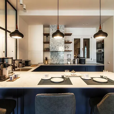 Blue - By Myhomeincomo * 파게토 라리오