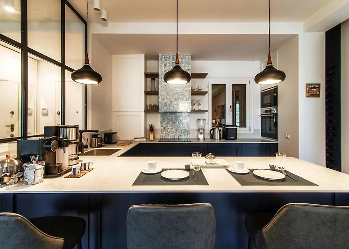 Blue - By Myhomeincomo * 파게토 라리오