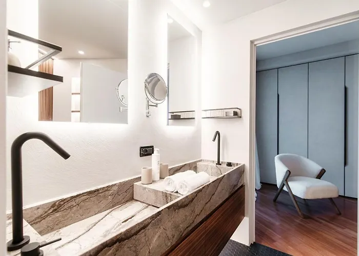 Blue - By Myhomeincomo Apartment *