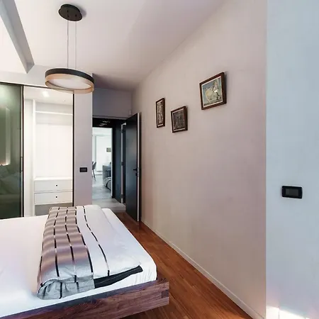 Blue - By Myhomeincomo *