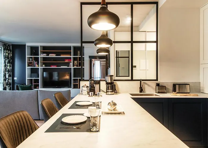 Apartament Blue - By Myhomeincomo *