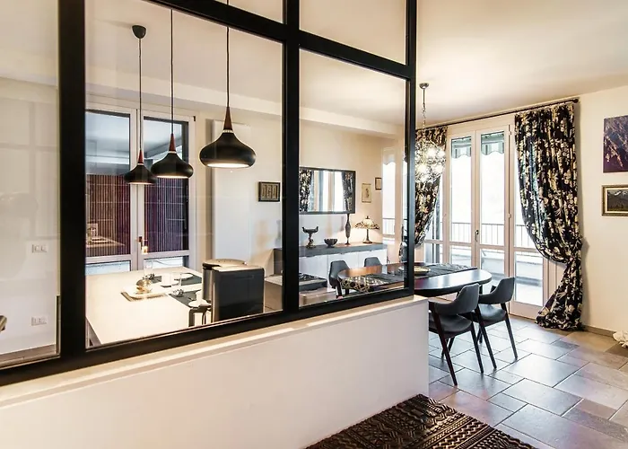 Blue - By Myhomeincomo Apartament